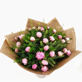 Розовые пионы